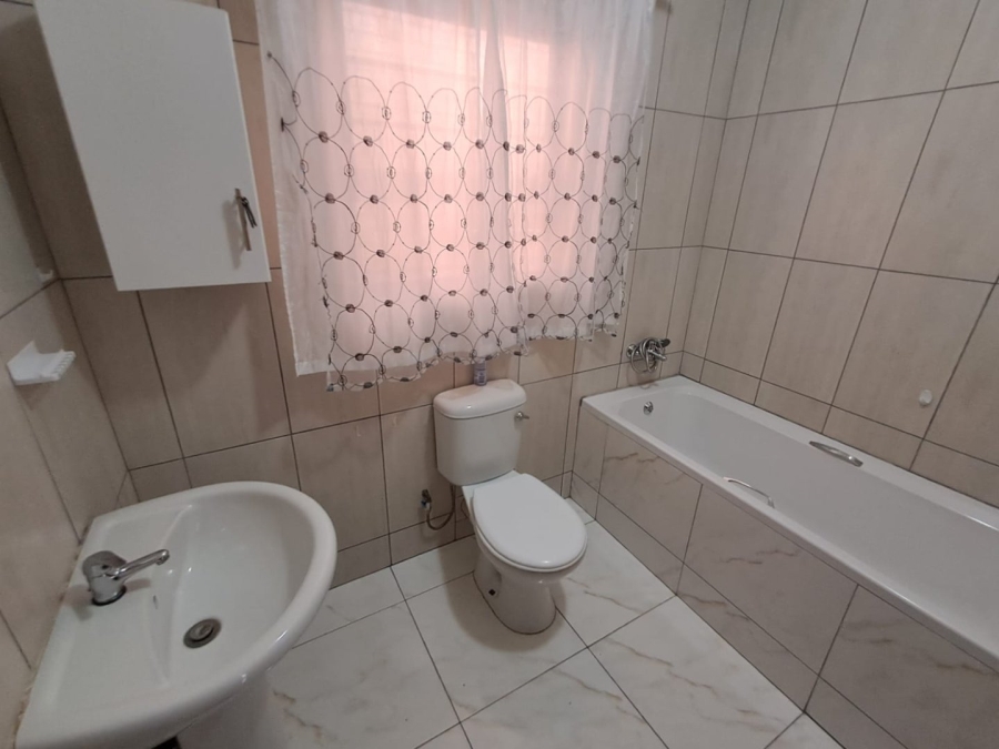 4 Bedroom Property for Sale in Roylglen Gardens Northern Cape